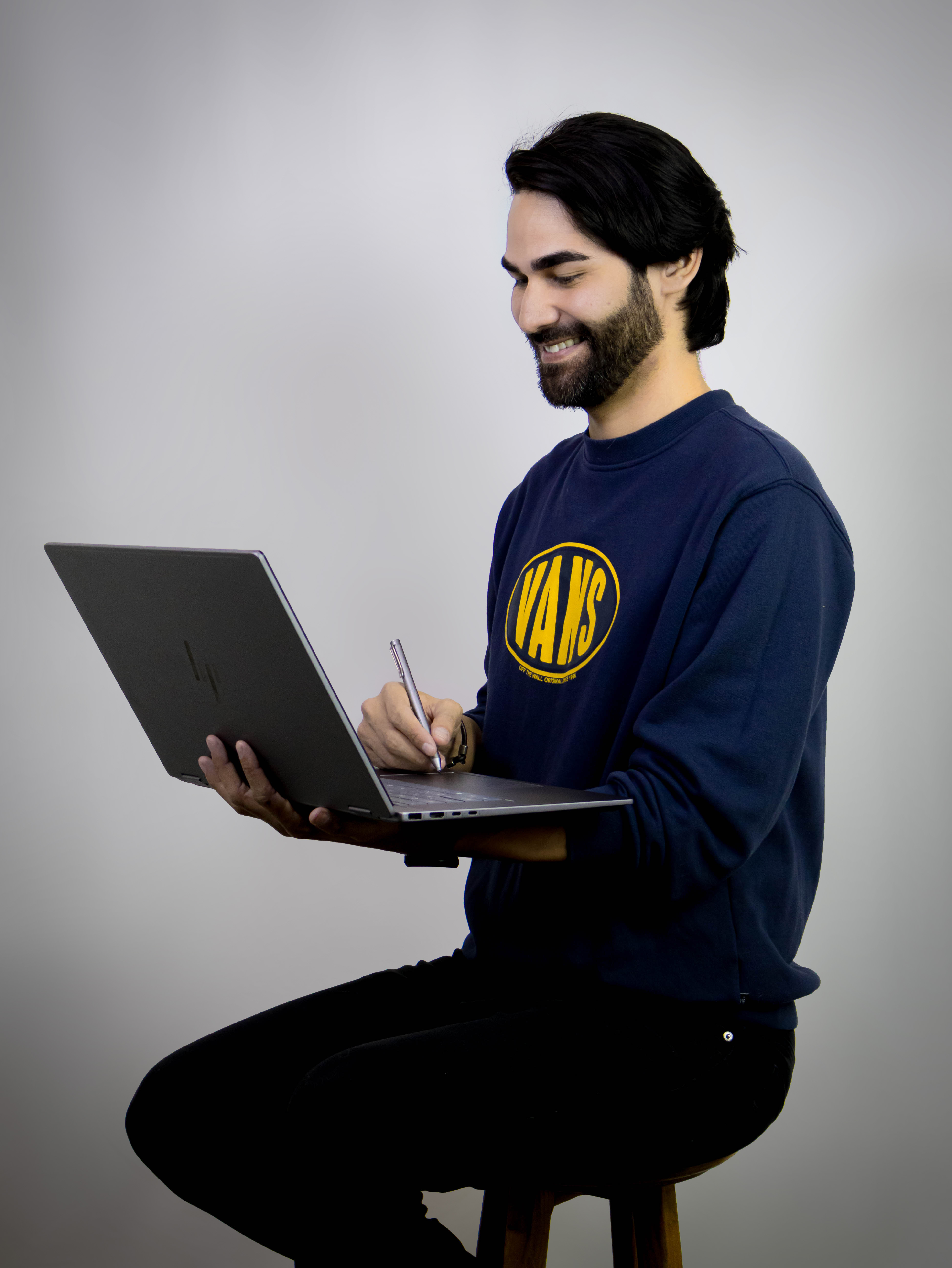 Karlos Araujo